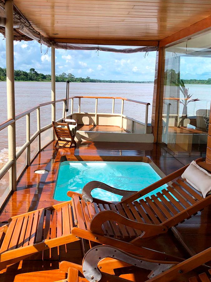 Delfin II cruise tour in the Amazon, Peru 4 days